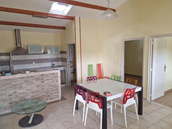 Maison 3 CHAMBRES - LE PERRIER (eau et électricité comprise)