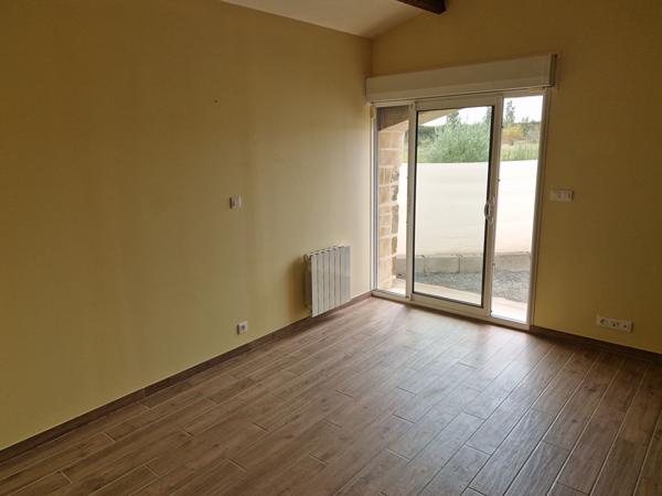 Maison 3 CHAMBRES - LE PERRIER (eau et électricité comprise)