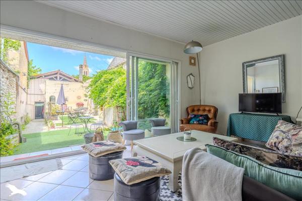 Immeuble à vendre |  Lesparre-Médoc |  345 m²