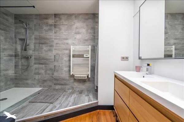 Immeuble à vendre |  Lesparre-Médoc |  345 m²