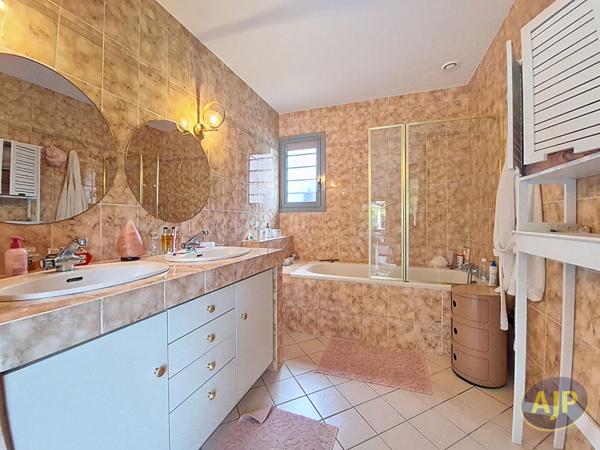 Vente maison Chantonnay : 499 000 € - AJP Immobilier La Roche-sur-Yon