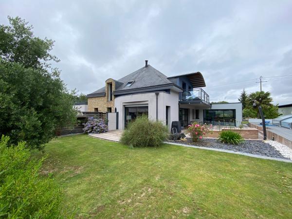 MAISON 10 PIECES - 300 M² - TERRAIN 2000M²