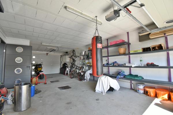 MAISON 10 PIECES - 300 M² - TERRAIN 2000M²