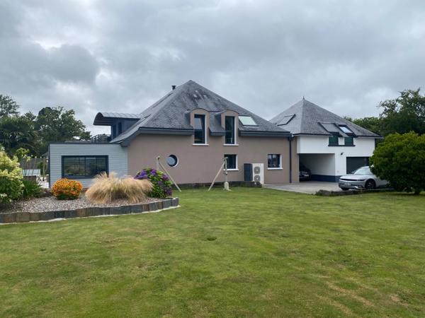 MAISON 10 PIECES - 300 M² - TERRAIN 2000M²