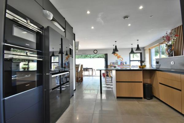 MAISON 10 PIECES - 300 M² - TERRAIN 2000M²