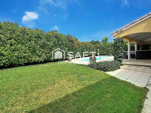 FONSORBES – Villa T5 de 127m² plain-pied avec piscine, garage et carport.