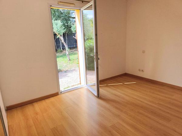 AUBIGNAN: UNE VUE EPOUSTOUFLANTE POUR UNE VILLA RECENTE