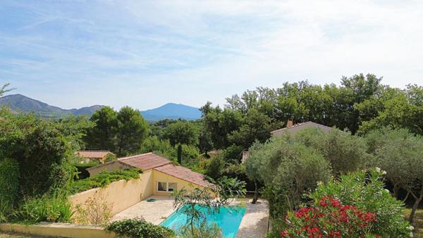 AUBIGNAN: UNE VUE EPOUSTOUFLANTE POUR UNE VILLA RECENTE