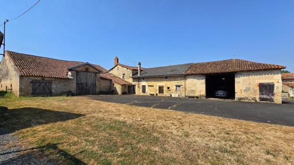 MAISON DE VILLAGE