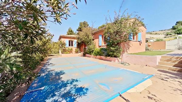 Maison
         5 pièces
        - 144 m² Bien prestige 780 000 € *