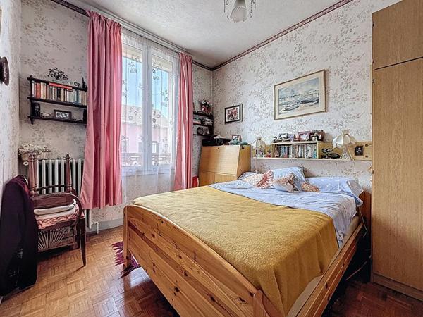 Maison L Hay Les Roses 4 pièce(s)  80 m2