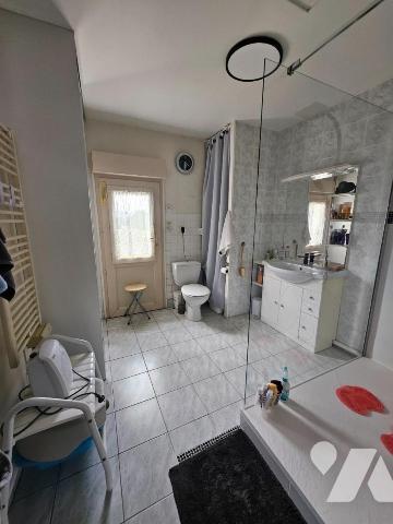 A vendre à VALENCE-EN-POITOU / PAYRE (86700), Un pavillon de plain-pied de 112m² au sein d'un terr