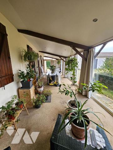 A vendre à VALENCE-EN-POITOU / PAYRE (86700), Un pavillon de plain-pied de 112m² au sein d'un terr