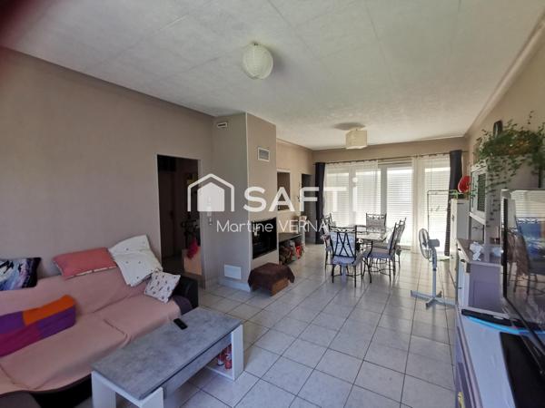 Maison familiale en pierre avec piscine