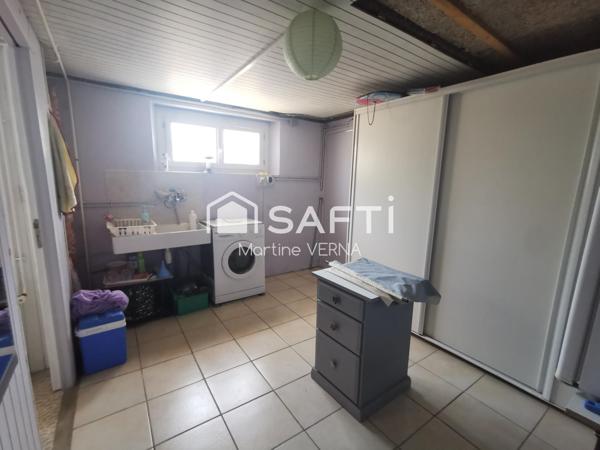 Maison familiale en pierre avec piscine