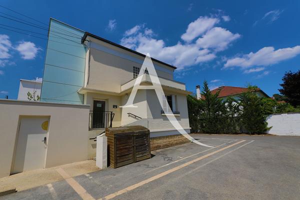 Immeuble Chatou 9 pièce(s) 162.25 m2