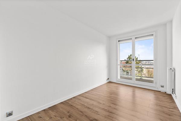 Appartement 3 pièces - SAINT GERMAIN EN LAYE Secteur Lycée International Loyer 1 800 €/mois charges comprises **  - Référence  18573