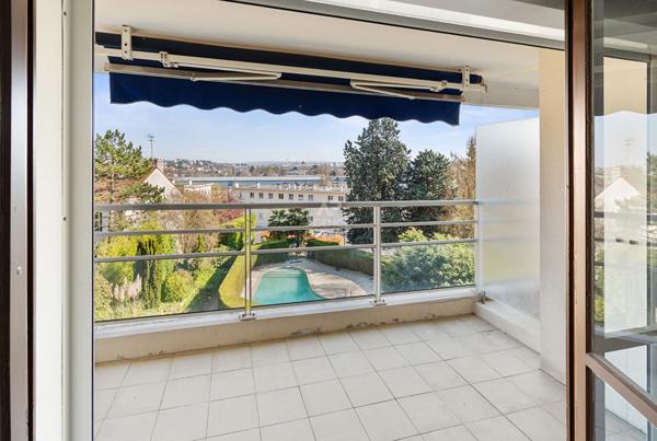 Appartement 3 pièces - SAINT GERMAIN EN LAYE Secteur Lycée International Loyer 1 800 €/mois charges comprises **  - Référence  18573