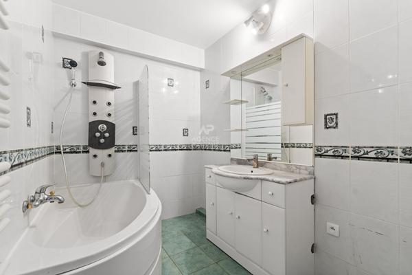 Appartement 3 pièces - SAINT GERMAIN EN LAYE Secteur Lycée International Loyer 1 800 €/mois charges comprises **  - Référence  18573