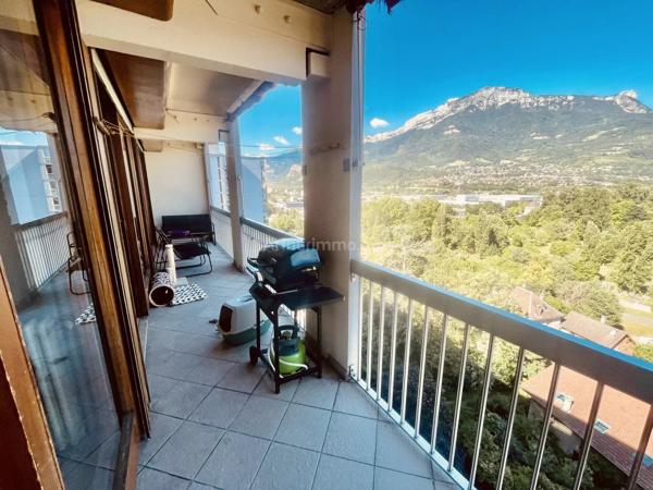 Vente                                                      Appartement
                        
                     5 pièces                      93 m2                     à Grenoble