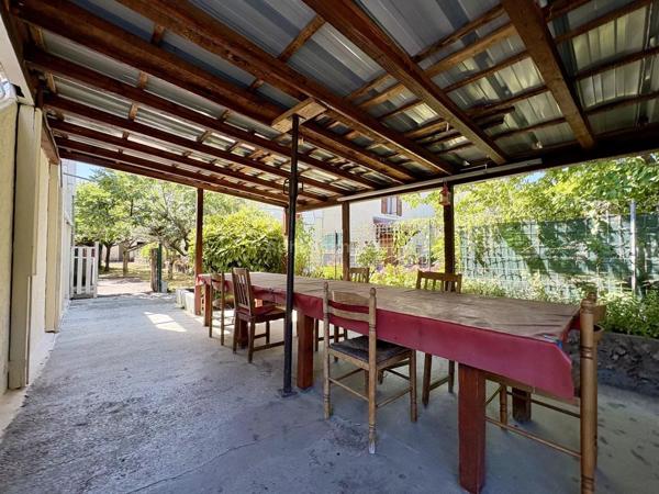 Vente                                                      Appartement
                        
                     4 pièces                      94 m2                     à Fontaine