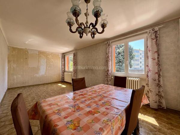 Vente                                                      Appartement
                        
                     4 pièces                      94 m2                     à Fontaine