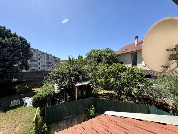 Vente                                                      Appartement
                        
                     4 pièces                      94 m2                     à Fontaine