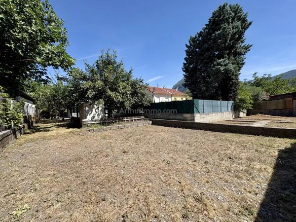 Vente                                                      Appartement
                        
                     4 pièces                      94 m2                     à Fontaine