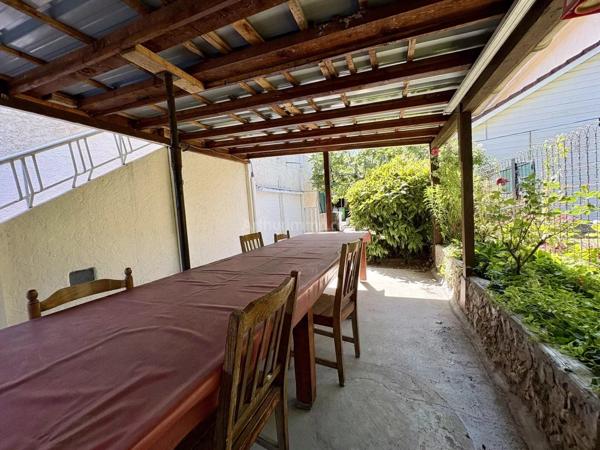 Vente                                                      Appartement
                        
                     4 pièces                      94 m2                     à Fontaine