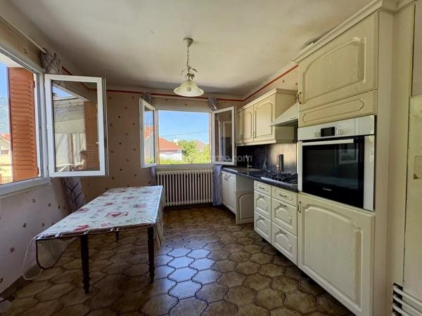 Vente                                                      Appartement
                        
                     4 pièces                      94 m2                     à Fontaine