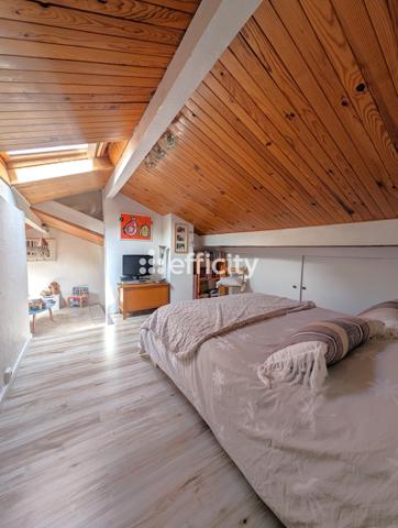 Maison 5 pièces - 290 m² Exclusivité efficity