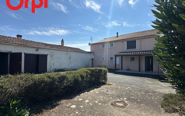 Maison à vendre    5 pièces •  Saint-Agnant