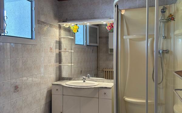 Maison à vendre    5 pièces •  Saint-Agnant