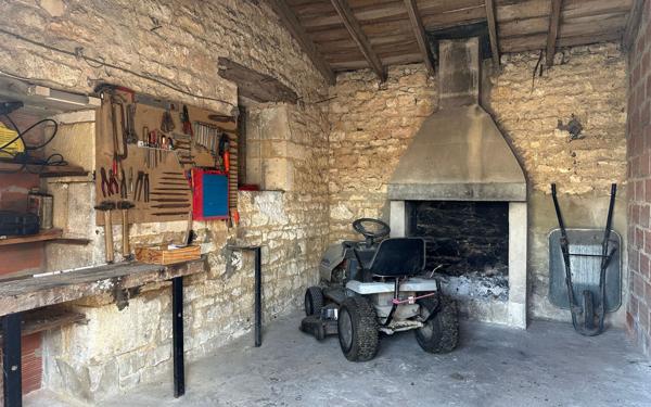 Maison à vendre    5 pièces •  Saint-Agnant