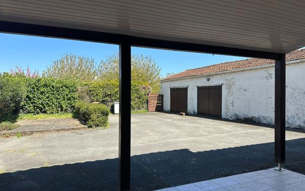 Maison à vendre    5 pièces •  Saint-Agnant