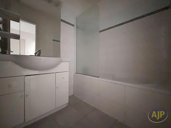 Location appartement La Roche Sur Yon : 650 € - AJP Immobilier La Roche-sur-Yon