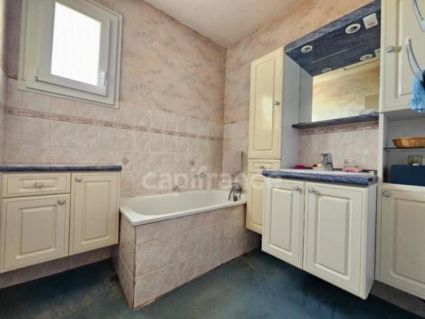 Maison à vendre 4 pièces avec garage et jardin PANISSIERES (42)