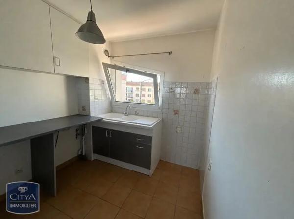 Appartement à louer 2 pièces 47m² Puget-sur-Argens (83480)