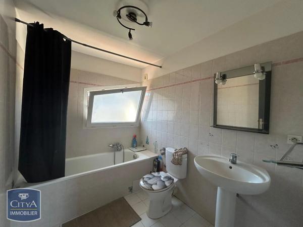Appartement à louer 2 pièces 47m² Puget-sur-Argens (83480)