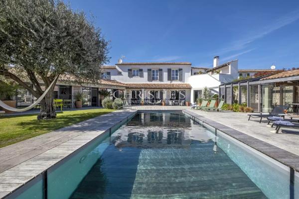 Demeure d’Exception, Maison d’Amis & Garage de Collection – Le Bois-Plage-en-Ré