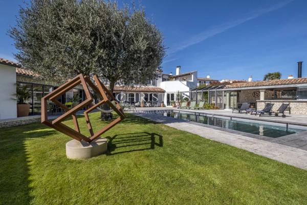 Demeure d’Exception, Maison d’Amis & Garage de Collection – Le Bois-Plage-en-Ré