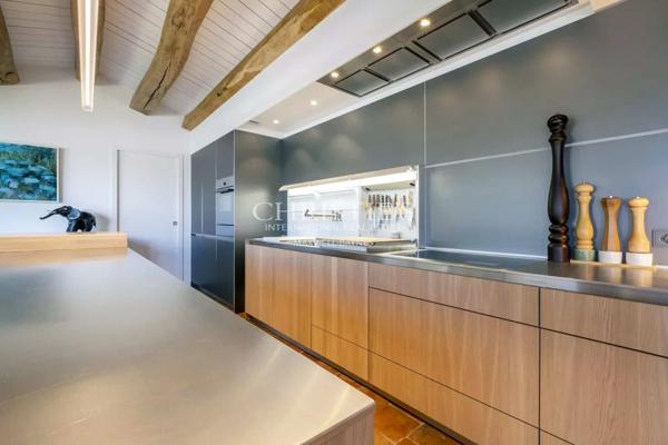 Demeure d’Exception, Maison d’Amis & Garage de Collection – Le Bois-Plage-en-Ré