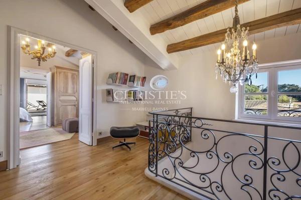 Demeure d’Exception, Maison d’Amis & Garage de Collection – Le Bois-Plage-en-Ré