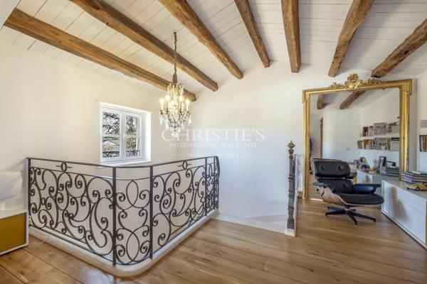 Demeure d’Exception, Maison d’Amis & Garage de Collection – Le Bois-Plage-en-Ré