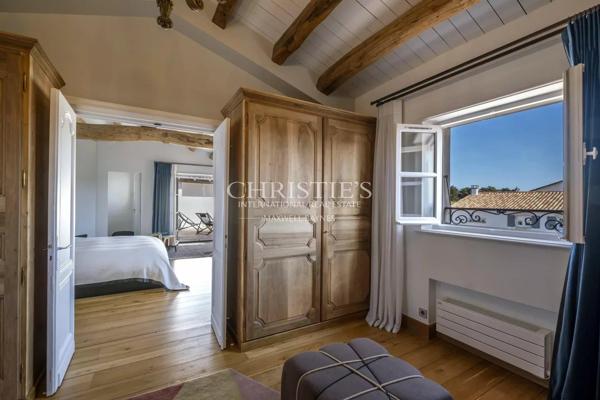 Demeure d’Exception, Maison d’Amis & Garage de Collection – Le Bois-Plage-en-Ré