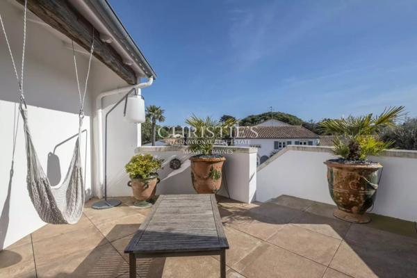 Demeure d’Exception, Maison d’Amis & Garage de Collection – Le Bois-Plage-en-Ré