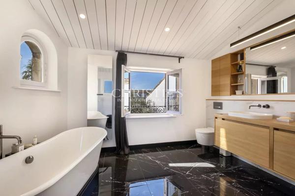 Demeure d’Exception, Maison d’Amis & Garage de Collection – Le Bois-Plage-en-Ré