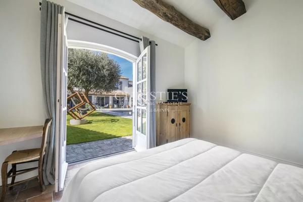 Demeure d’Exception, Maison d’Amis & Garage de Collection – Le Bois-Plage-en-Ré