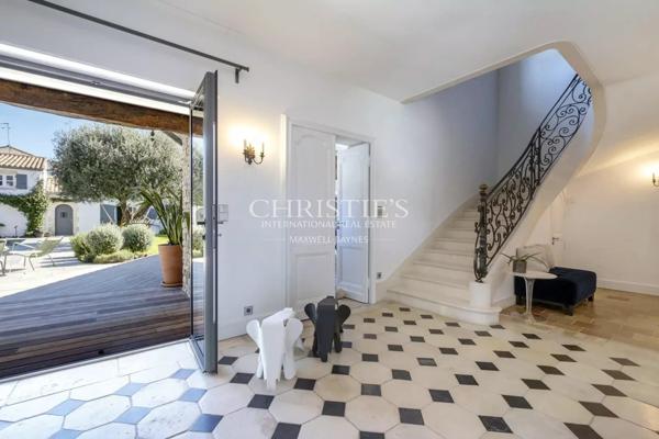 Demeure d’Exception, Maison d’Amis & Garage de Collection – Le Bois-Plage-en-Ré