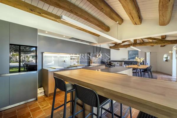 Demeure d’Exception, Maison d’Amis & Garage de Collection – Le Bois-Plage-en-Ré